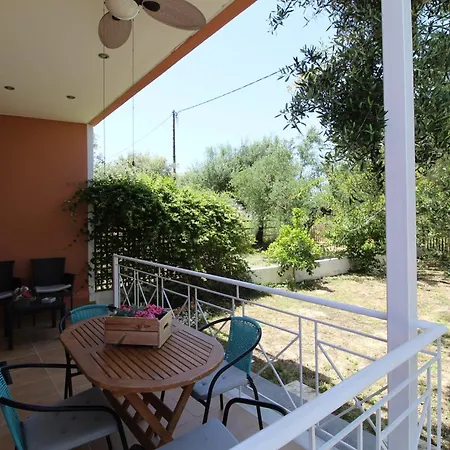 Malvazios Mavrovouni House Right * Gíthio