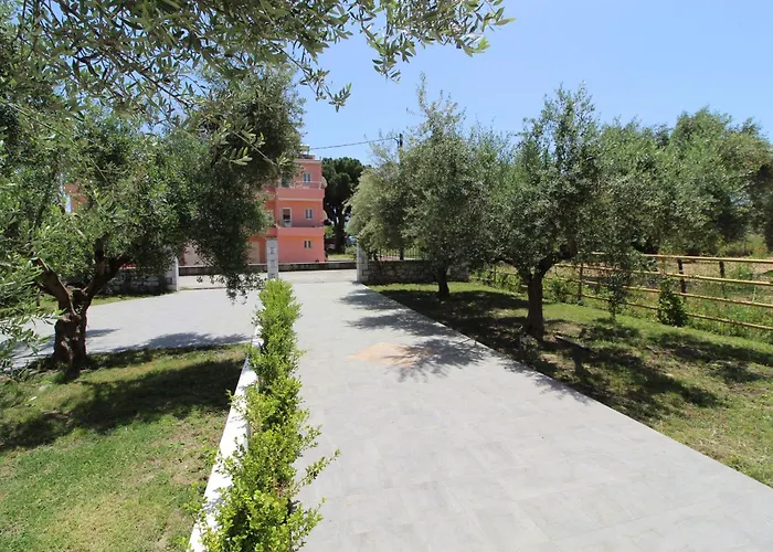 Malvazios Mavrovouni House Right Gíthio