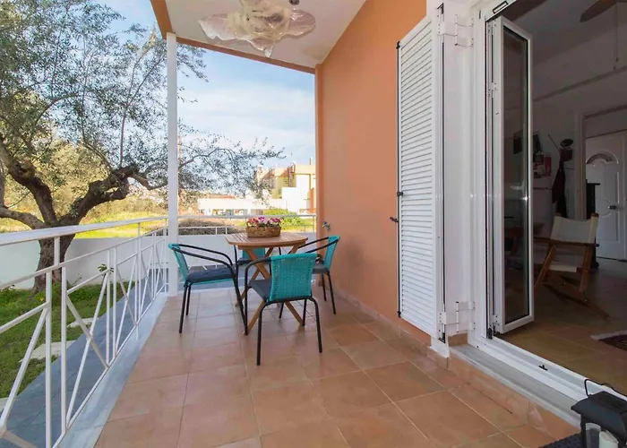 Malvazios Mavrovouni House Right *