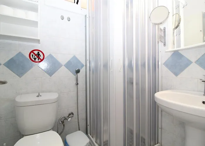 Malvazios Mavrovouni House Right Gythio