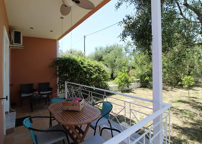 Malvazios Mavrovouni House Right * Gytheio